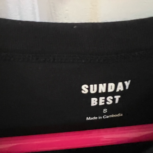 Black cropped t from aritzia! - Picture 2 of 3